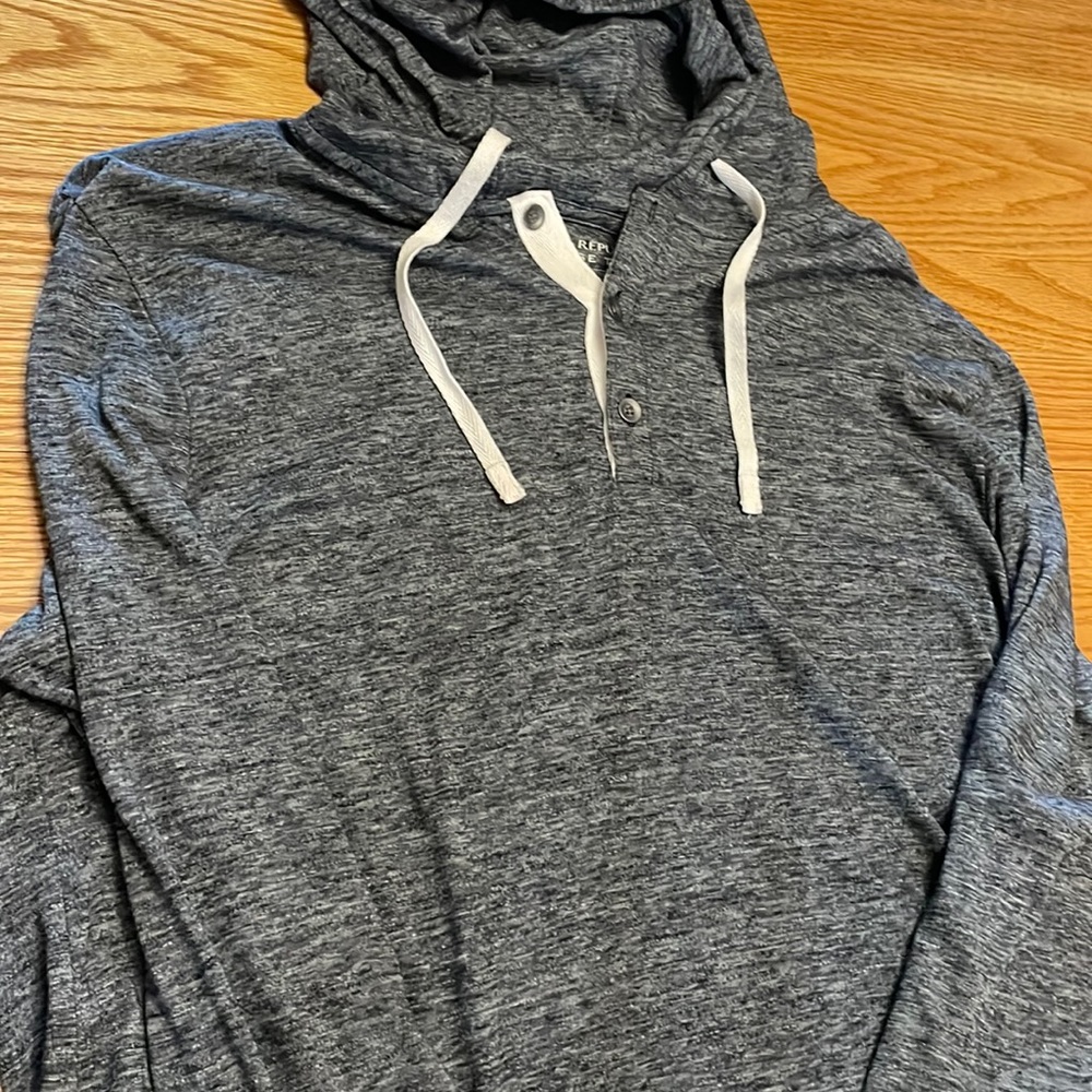 Banana Republic T-Shirt Henley Men’s long Sleeve Large